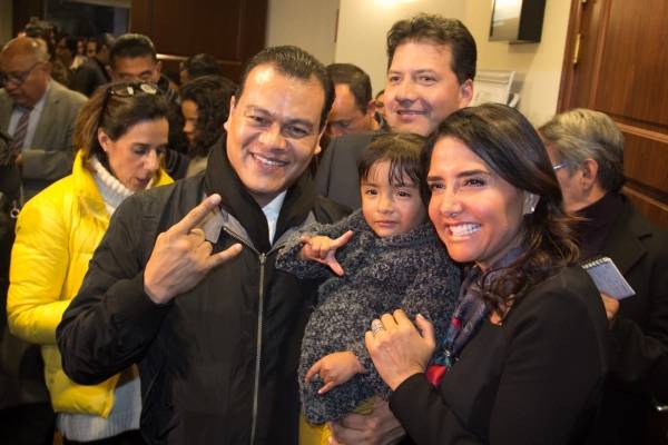 ALEJANDRA BARRALES Y JUAN ZEPEDA RENUNCIAN AL PRD