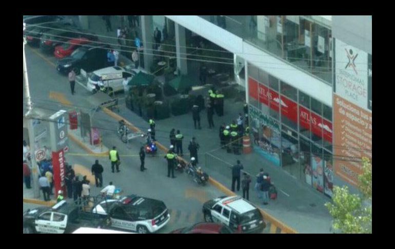 BALACERA EN CENTRO COMERCIAL DE EDOMEX DEJA UN POLICÍA MUERTO