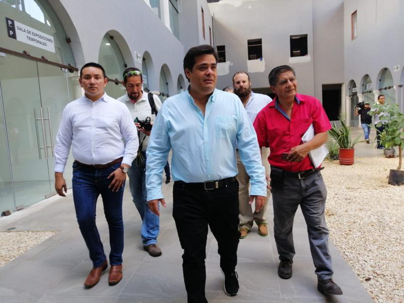 EL PASAJE PICHETA QUEDÓ CON IMAGEN FÚNEBRE Y POCO FUNCIONAL