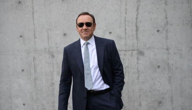 KEVIN SPACEY APARECE EN PÚBLICO POR PRIMERA VEZ EN DOS AÑOS