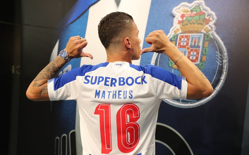 MATEUS URIBE FUE PRESENTADO CON EL PORTO Y ¡USARÁ EL 16 QUE DEJÓ HÉCTOR HERRERA!