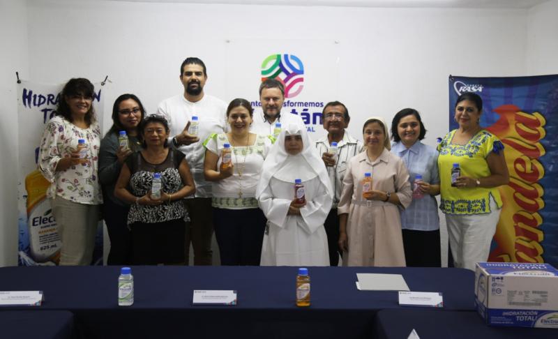 DIF YUCATÁN Y EMPRESAS ESTRECHAN LAZOS A FAVOR DE LOS MÁS VULNERABLES