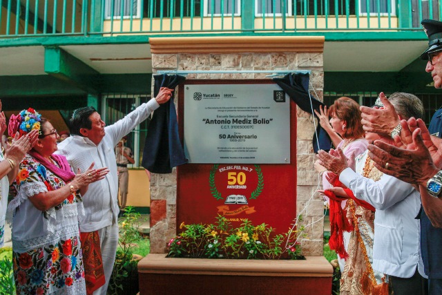 CONMEMORAN MEDIO SIGLO DE ENSEÑANZA
