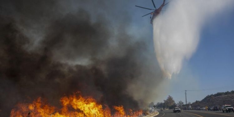 EMITEN ALERTA ROJA “EXTREMA” POR INCENDIOS EN CALIFORNIA