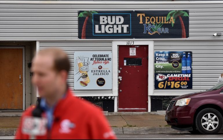 MUEREN DOS MEXICANOS EN TIROTEO EN KANSAS