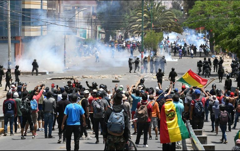 REPORTAN AL MENOS 30 HERIDOS EN ENFRENTAMIENTOS EN BOLIVIA