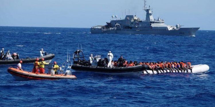 BARCO ESPAÑOL RESCATA A 73 MIGRANTES EN EL MEDITERRÁNEO