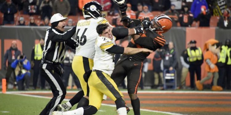 BROWNS DERROTAN A STEELERS EN DUELO QUE ACABÓ EN PELEA CAMPAL