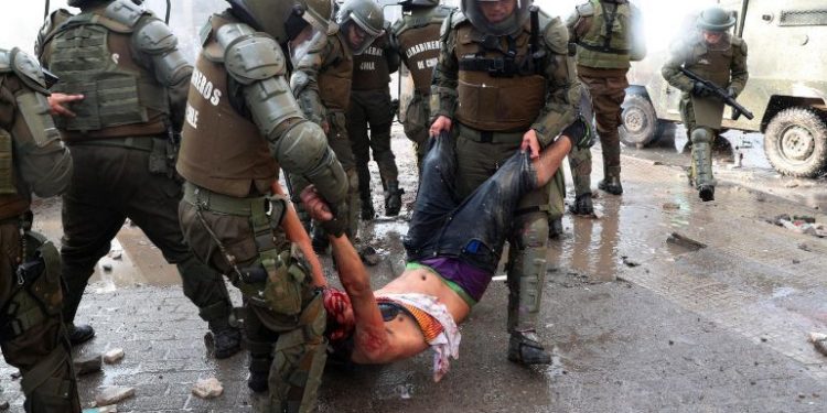 CHILE DECRETA «ALERTA SANITARIA» PARA TRATAR A HERIDOS EN PROTESTAS