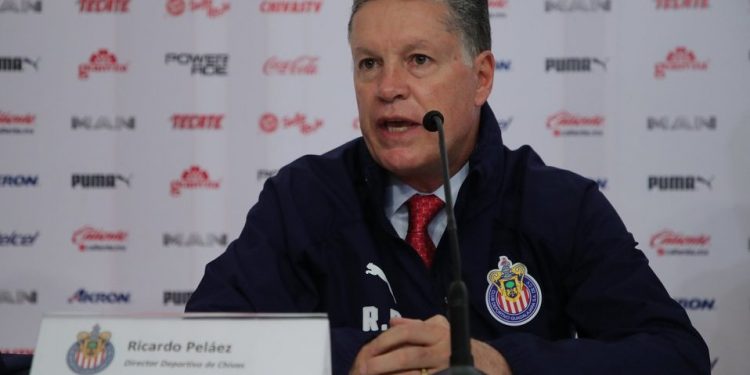 CHIVAS PRESENTA A RICARDO PELÁEZ COMO NUEVO DIRECTOR DEPORTIVO