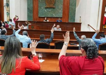 DIPUTADOS EN SINALOA RECIBIRÁN AGUINALDO DE 154 MIL PESOS