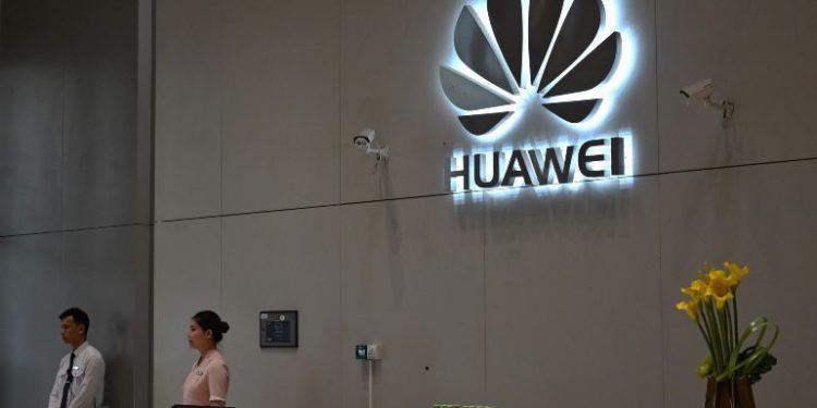 EU AUTORIZA A «VARIAS» EMPRESAS PARA VENDER COMPONENTES A HUAWEI