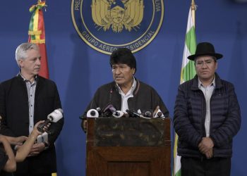 EVO MORALES RENUNCIA COMO PRESIDENTE DE BOLIVIA
