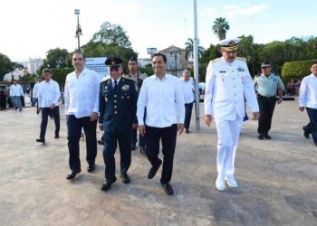 FUERTE PARTICIPACIÓN Y MUESTRA DE CIVISMO EN EL DESFILE CÍVICO-DEPORTIVO DEL ANIVERSARIO DE LA REVOLUCIÓN SOCIAL MEXICANA