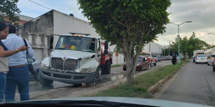 INCOMPETENCIA DE OTHONIEL MOLESTA A CHETUMALEÑOS