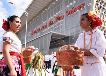 INAUGURA ADÁN AUGUSTO NUEVO MERCADO ‘PINO SUÁREZ’
