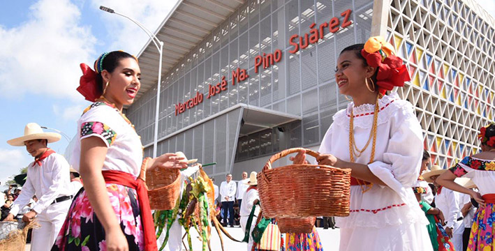 INAUGURA ADÁN AUGUSTO NUEVO MERCADO ‘PINO SUÁREZ’