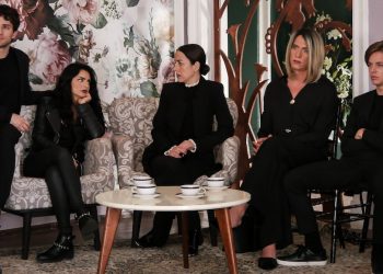 «LA CASA DE LAS FLORES» LANZA EPISODIO SORPRESA PARA EL DÍA DE MUERTOS