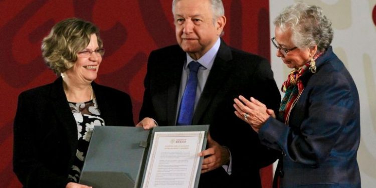 LÓPEZ OBRADOR FIRMA ACUERDO POR LA IGUALDAD