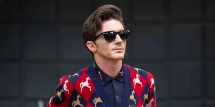 «NO MÁS INGLÉS», PROMETE DRAKE BELL A SUS FANS DE REDES SOCIALES