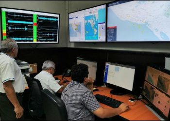 PRESIDENTE DE EL SALVADOR RETIRA ALERTA DE TSUNAMI