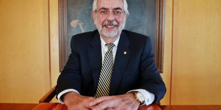 REELIGEN A ENRIQUE GRAUE COMO RECTOR DE LA UNAM