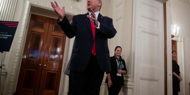 SALVÉ A HONG KONG DE SER BARRIDO «EN 14 MINUTOS»: TRUMP