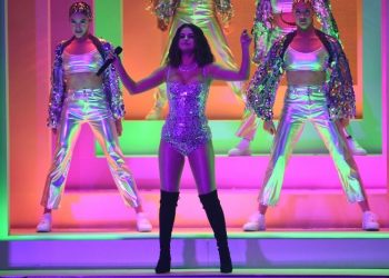 SELENA GÓMEZ SUFRIÓ UN ATAQUE DE PÁNICO ANTES DE LOS AMERICAN MUSIC AWARDS
