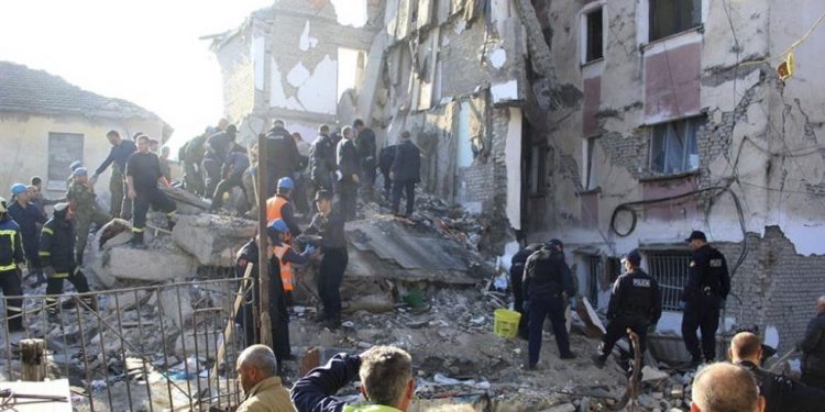 TERREMOTO EN ALBANIA DEJA AL MENOS 15 MUERTOS Y MÁS DE 600 HERIDOS