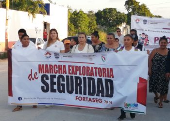 LORENA MARTÍNEZ  REFRENDA COMPROMISOS CON LA CIUDADANÍA