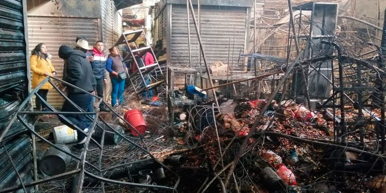MÁS DE 800 LOCATARIOS AFECTADOS POR INCENDIO EN LA MERCED