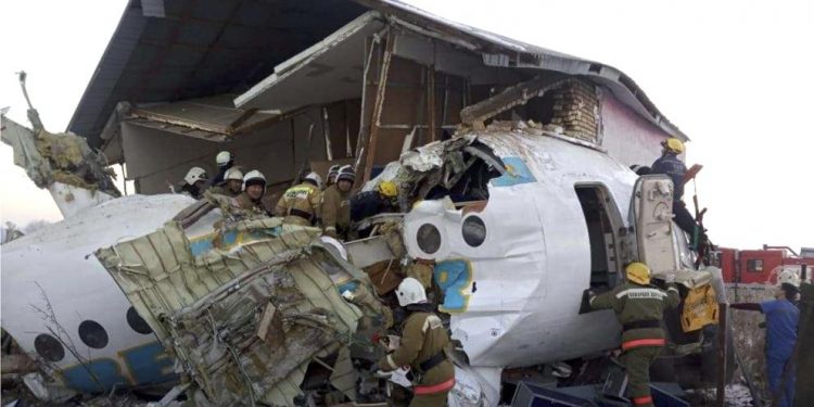 ACCIDENTE AÉREO EN KAZAJISTÁN DEJA AL MENOS 15 MUERTOS