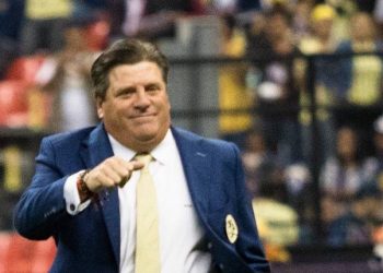AMÉRICA LE DARÁ LA VUELTA EN EL AZTECA, CONFÍA MIGUEL HERRERA
