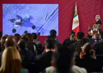 ARRIBA MÁS MAQUINARÍA A PREPARACIÓN DEL TERRENO DE REFINERÍA DE DOS BOCAS