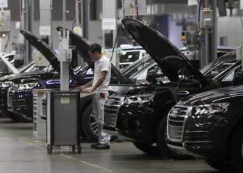CAÍDA EN VENTAS DE AUTOMÓVILES FRENA AL MOTOR DE LA ECONOMÍA MEXICANA