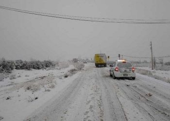 CIERRAN TRAMOS DE AUTOPISTA EN BAJA CALIFORNIA POR CAÍDA DE NIEVE