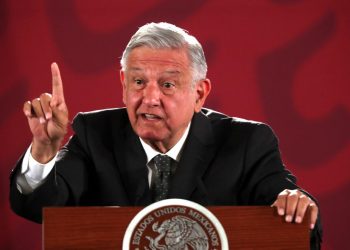 FUNCIONARIOS CORRUPTOS SERÁN DENUNCIADOS ANTE LA FISCALÍA, ADVIERTE LÓPEZ OBRADOR