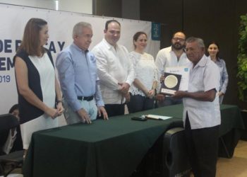 GOBIERNO DEL ESTADO RECONOCE LA PESCA Y ACUACULTURA EJEMPLARES