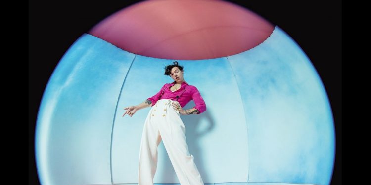 HARRY STYLES ESTRENA «FINE LINE», SU SEGUNDO ÁLBUM DE ESTUDIO