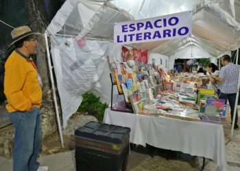 LOS LIBROS SE RESISTEN A MORIR