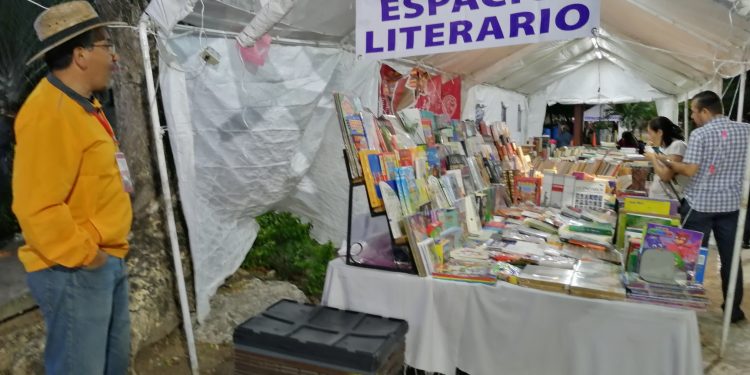 LOS LIBROS SE RESISTEN A MORIR