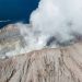 INTENTARÁN RECUPERAR CADÁVERES TRAS ERUPCIÓN DE VOLCÁN EN NUEVA ZELANDA