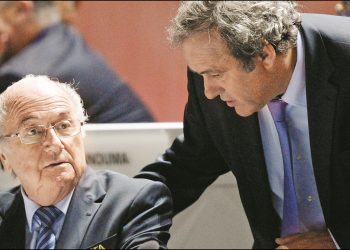 LA FIFA DEMANDA A BLATTER Y PLATINI POR DOS MDD
