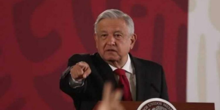 LÓPEZ OBRADOR DEFIENDE A TITULAR DE LA SFP TRAS EXONERAR A MANUEL BARTLETT
