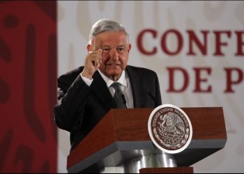 LÓPEZ OBRADOR DESESTIMA CRÍTICAS DE FOX