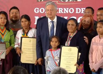 LÓPEZ OBRADOR ENTREGA PREMIO NACIONAL DE DERECHOS HUMANOS 2019