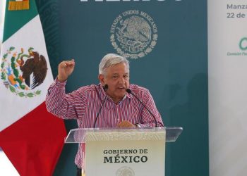 LÓPEZ OBRADOR PIDE REVISAR CONTRATOS DE CFE SOBRE EDAD DE JUBILACIÓN