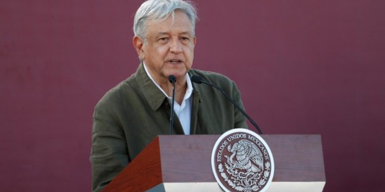 «NO SE HAGAN PATO», PIDE LÓPEZ OBRADOR A PARTIDOS SOBRE REBAJA A PRERROGATIVAS