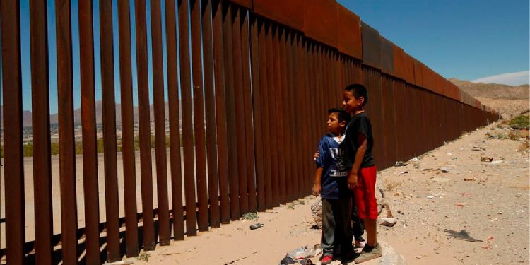 REPUNTAN DETENCIONES DE INMIGRANTES MEXICANOS EN FRONTERA CON ESTADOS UNIDOS