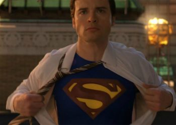 TOM WELLING REGRESA COMO «CLARK» EN TRÁILER DE «CRISIS EN TIERRAS INFINITAS»